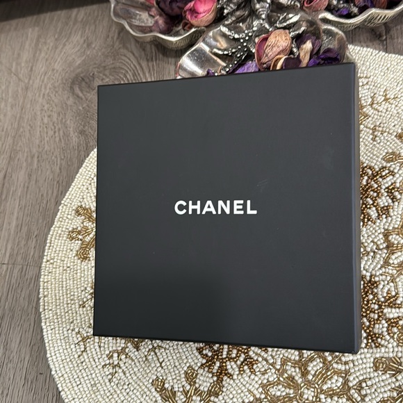 CHANEL Bifold Long Wallet In Great Condition Hard to find.. - Picture 16 of 16